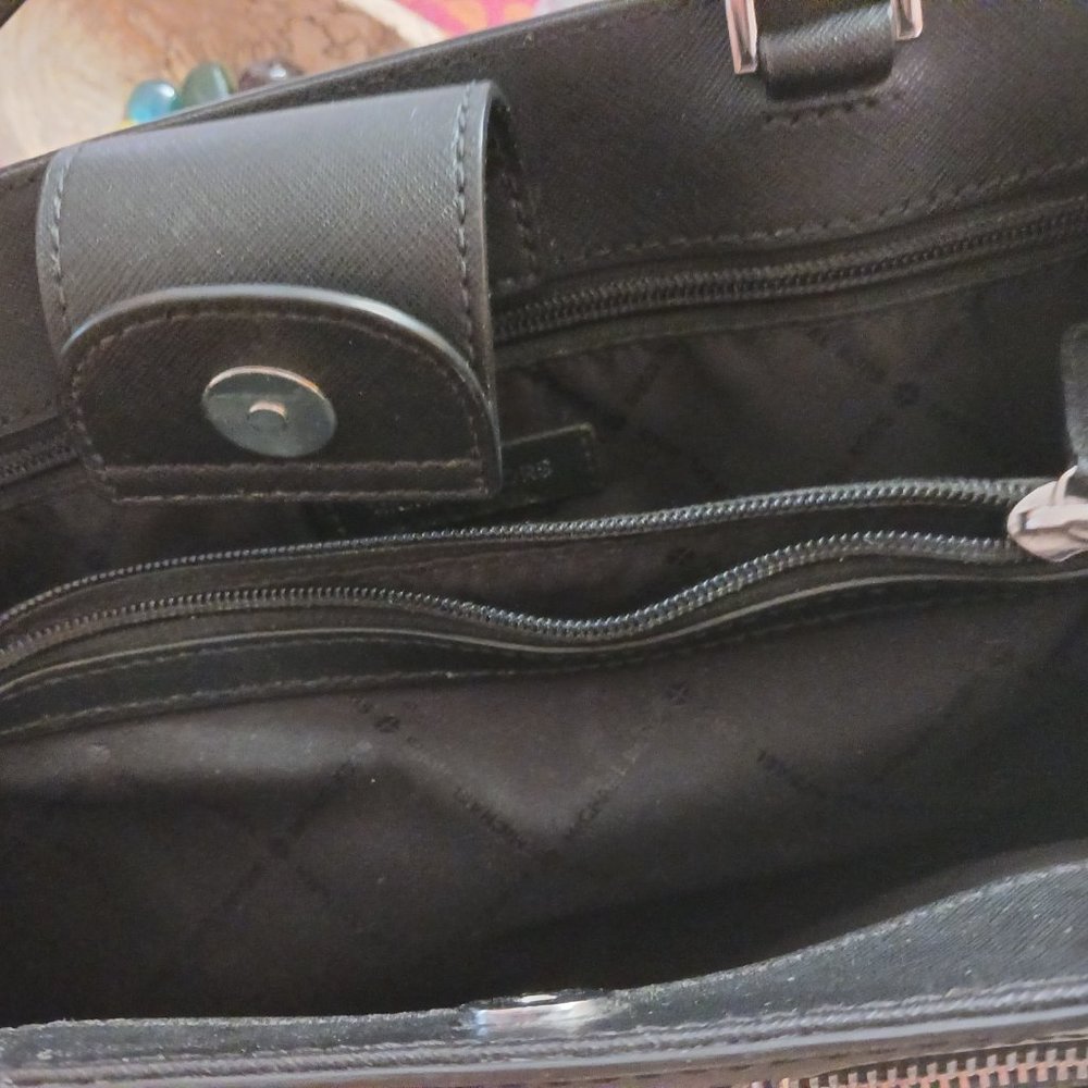 Handbag - Picture 3 of 6